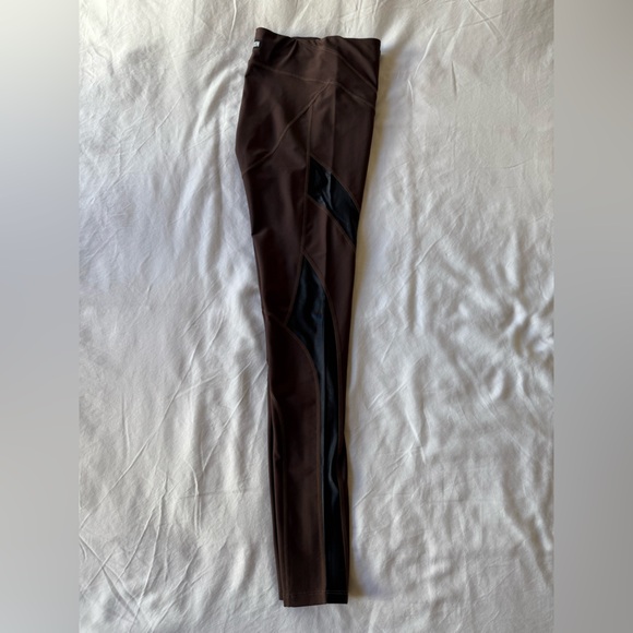 PE Nation brown & black sports bra & leggings set S - Picture 10 of 16